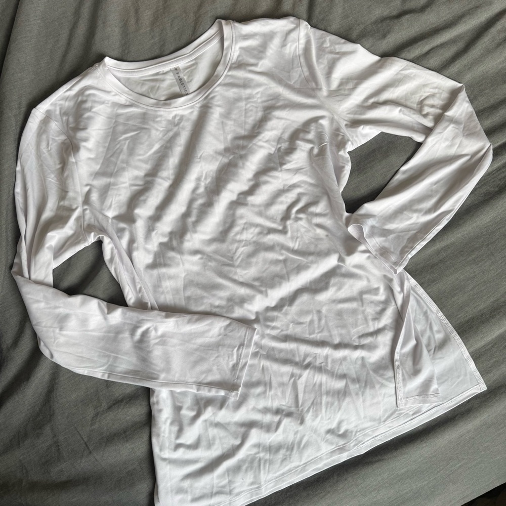 Fabletics Dry-Flex Long Sleeve Tunic (L)